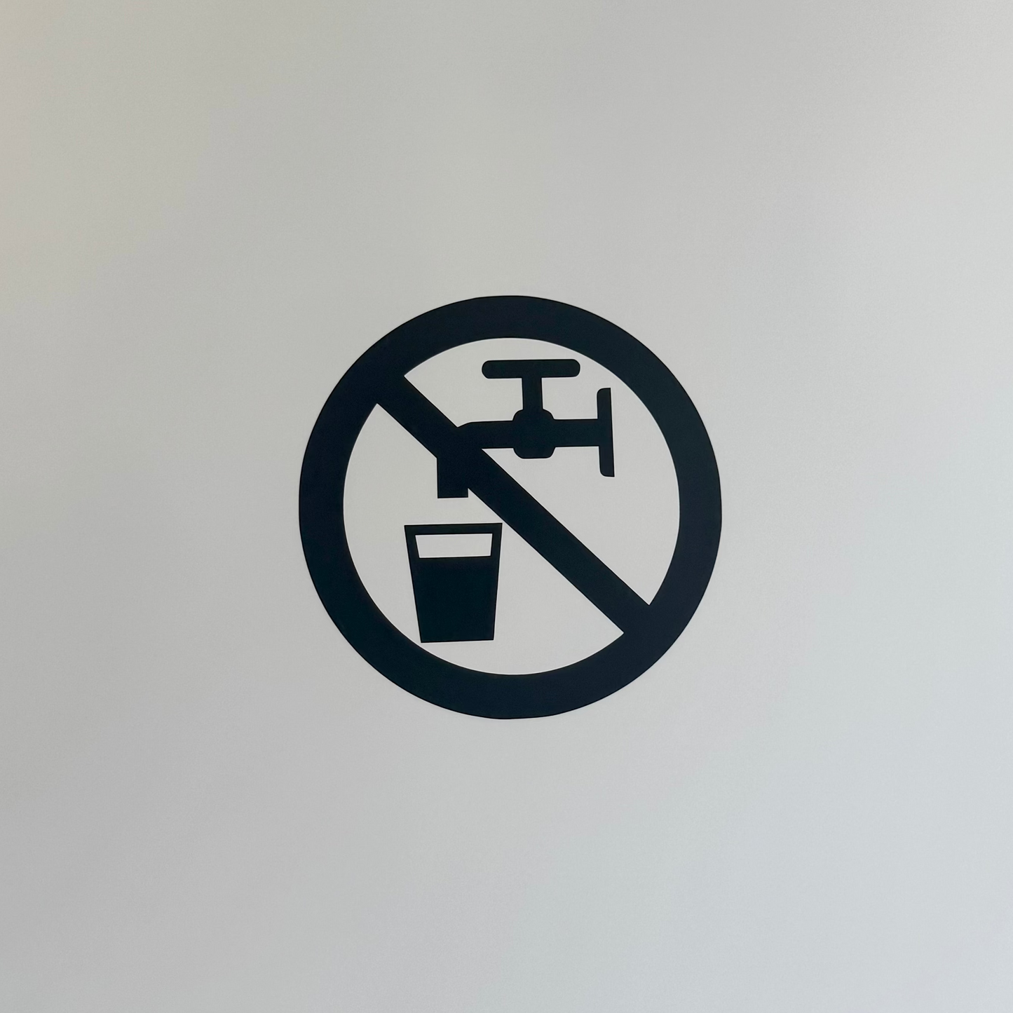 Hinweis-Aufkleber „Kein Trinkwasser“