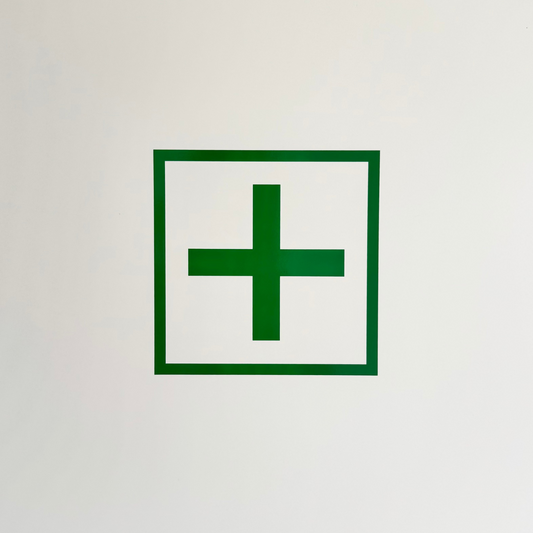 Hinweis-Aufkleber „Erste Hilfe Kreuz“